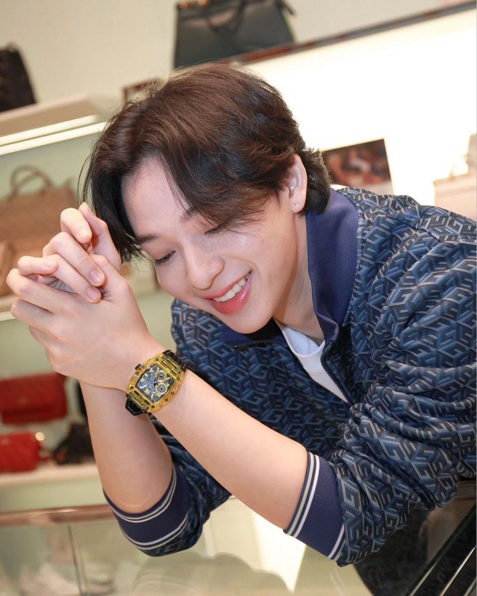 QqQq6140's tweet photo. @basjtr จะให้น่ารัก จะให้หล่อ น้อนไม่ติดนะค้าบ

https://t.co/NUBRqxDRGP

#GUESSNewStoreOpeningxBas
#บาสเด็กอ้วนที่แท้จริง  
#bbasjtr  @basjtr https://t.co/3JX9dzBvLX