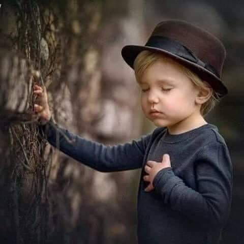 🌹💔🌹

رسالة_لك 🦋🌹

" لا بأس إن أحسنت الظن بمن لايستحق ، وليس عيباً إن أهديت مشاعرًا لم تُصان ، يكفيك فخرًا أنك كُنت في الجهة النقيّة من هذه الحياة ، فالأسى حقًا فيما تفقده بقلبك من بياض"