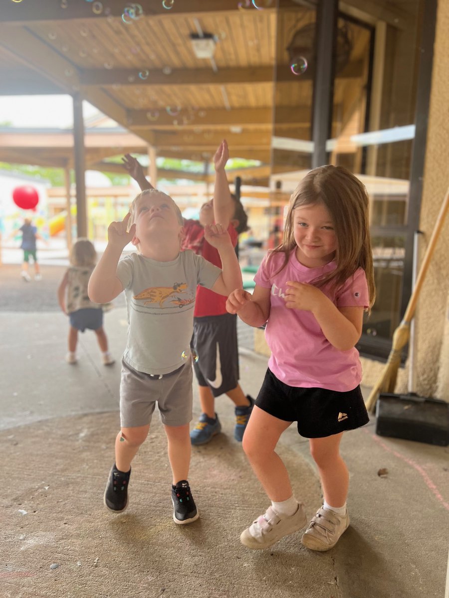 OurSaviorFLsch's tweet image. Summer camp final week!  Keep us in mind for next summer when making your plans for summer camp! #osls #livelove #golivelove #summercamp