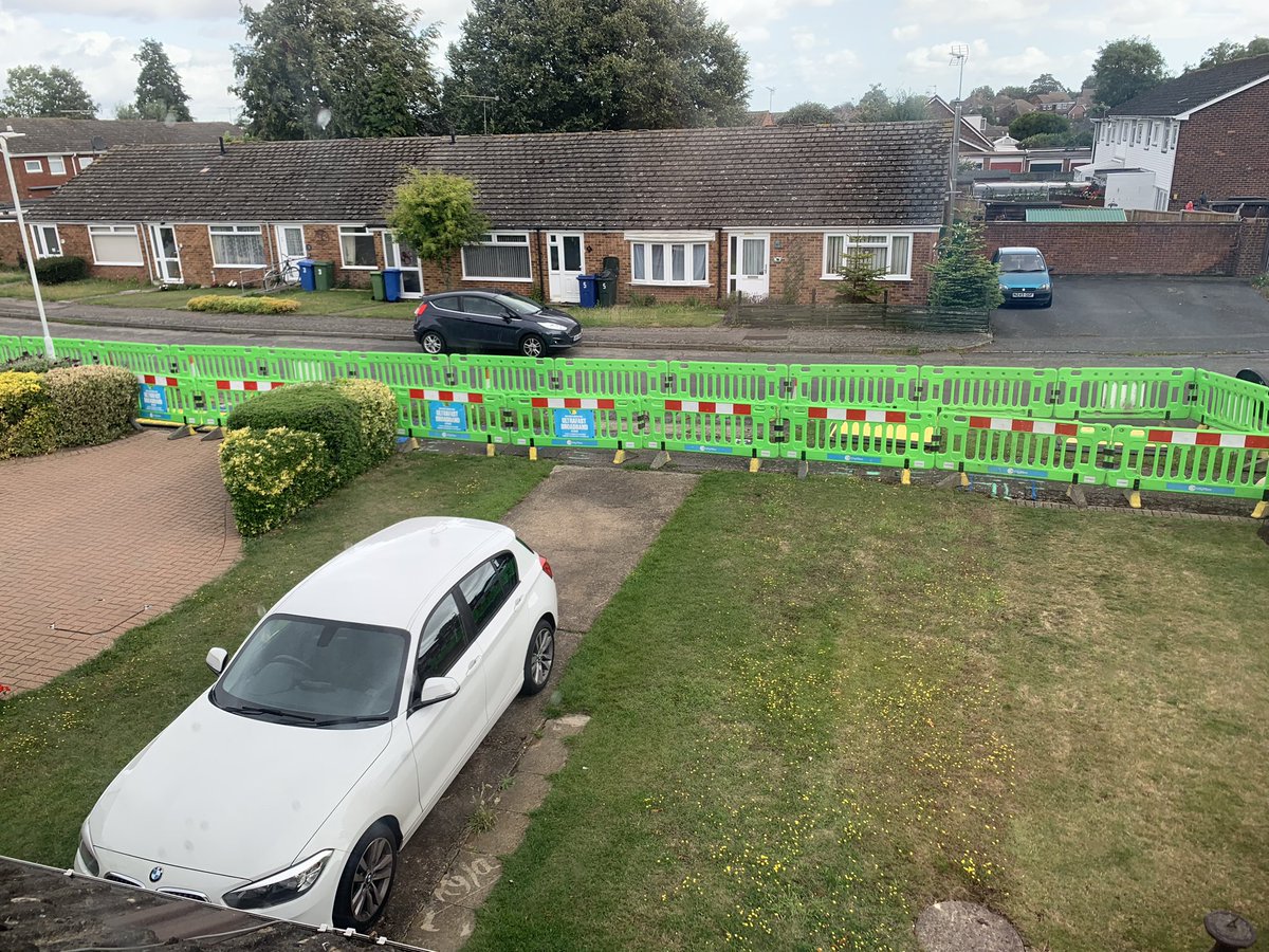 dub_rent's tweet photo. @CityFibre how about you let residents know work is going  to be carried out on a road before you just turn up and block everything off???? https://t.co/f6HgZsTBPj