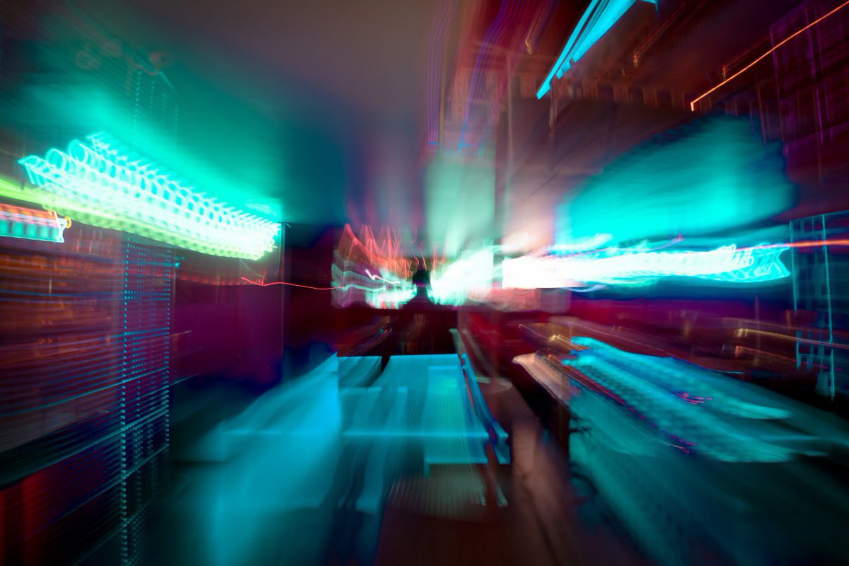 gujeee's tweet image. Hey fam📸

These are 2 drops from my new collection;

Which one do you prefer?
L👈 / R👉 ?

Comment your opinions and let me know which one you think is better!💕

#blueart #photonft #photograghy #slowshutterspeed #longexposure #colorfulphoto #NFTCommunity #abstract #modernart