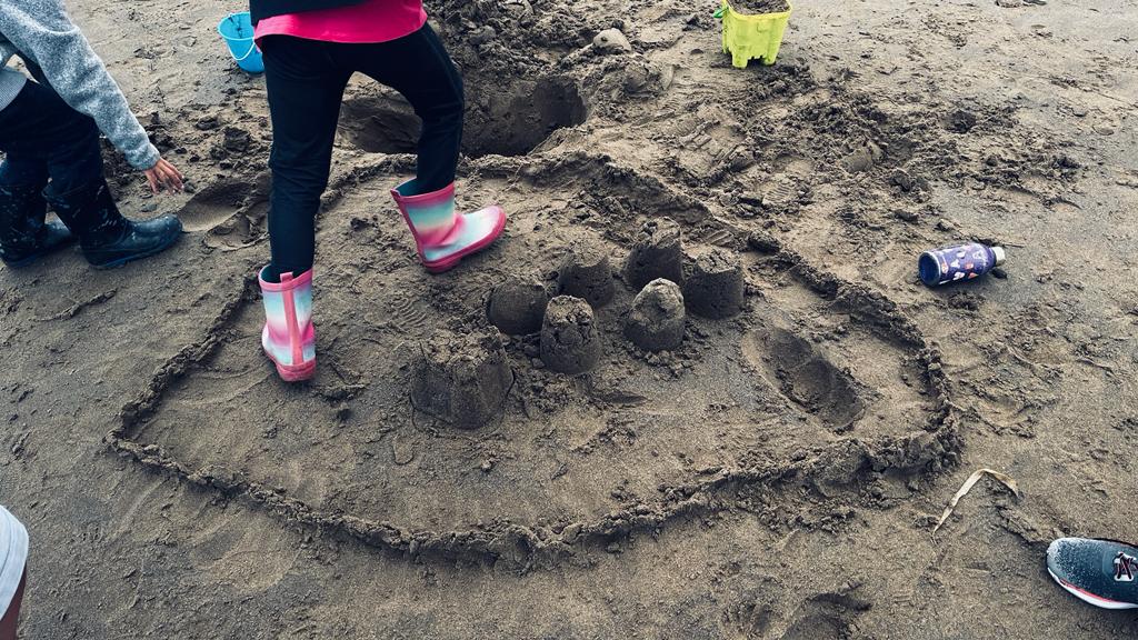 Remember the joys of outdoor play as a young person? 💭🌟
Today on #Playday, we celebrate the importance of every child’s right to play, to imagine, and to learn. 🫶
At YMCA we’re proud to give children vital opportunities for play through fun weekly sessions and activities! 🎡