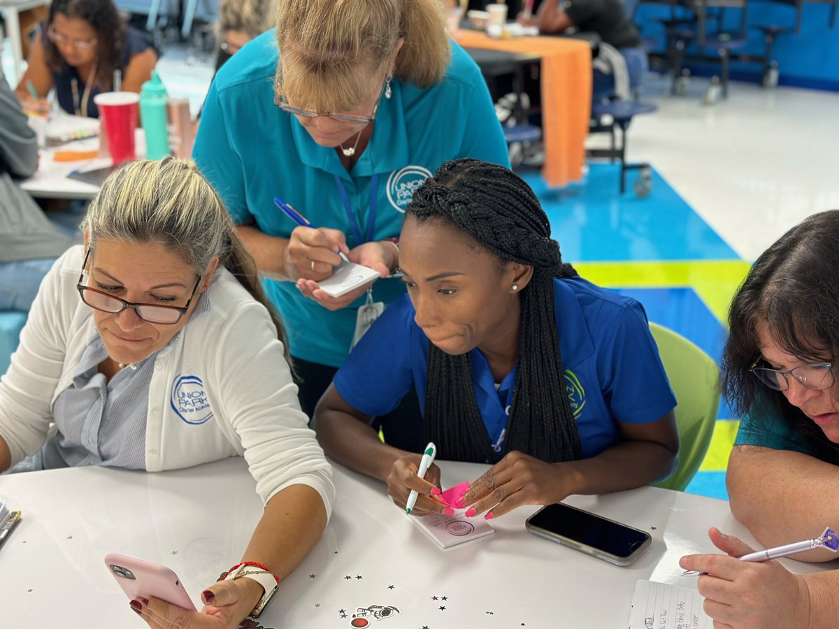 a_gribbin's tweet photo. RTO day 1 w/amazing staff &amp; educators! Laying the foundation yesterday with dedicated &amp; passionate educators who are ready for a year filled w/growth, learning, &amp; inspiration.  📚🎉  #wearecomets @SaraCapwell @EddieRuiz531 @drdchristiansen @KristenLand3 https://t.co/7j7d4Hq2Tq