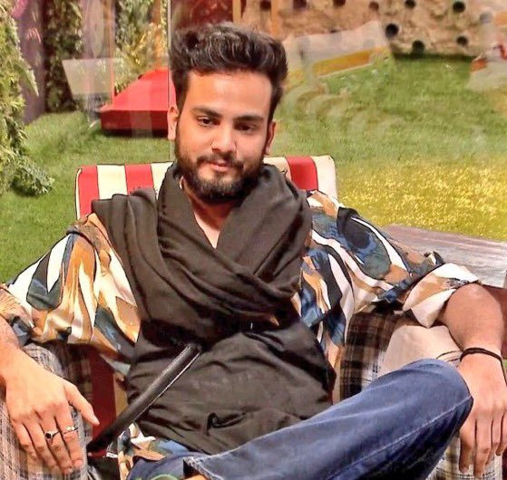 vinay_karad's tweet photo. A week left Let's Decide Who will be the deserving winner?

❤️Like &amp; Cmnt-#ElvishYadav
❤️RT &amp; Cmnt-#AbhishekMalhan 

#FukraInsaan #ElvishRaoSahab
#BbOTT2  #Abhisha
#ElvishArmy #Elvisha #BigBoss #JiyaSankar #ManishaRanii 
>Poll end : 24 Hrs
Like                                RT. https://t.co/2GfXLI9ReX
