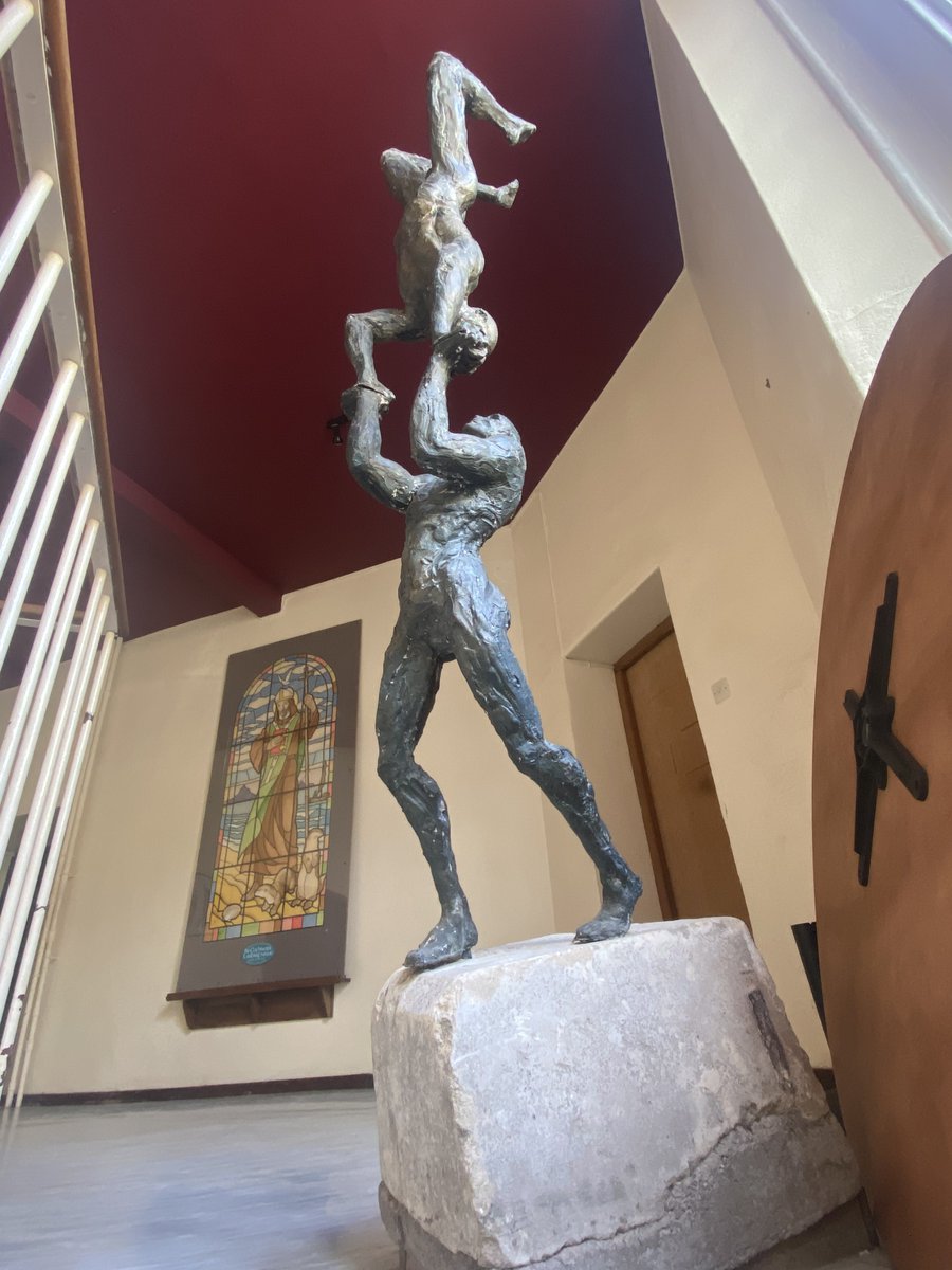 oldgregorians's tweet photo. Walking around the School there are so many artworks that decorate our corridors and walls... we'd like to know more about them!
Tell us in the comments any anecdotes that you have 🖼
Also, can you recognise where this one is?

#oldgregorians #downsidealumni #downsideschool https://t.co/ALk6aRg4U6