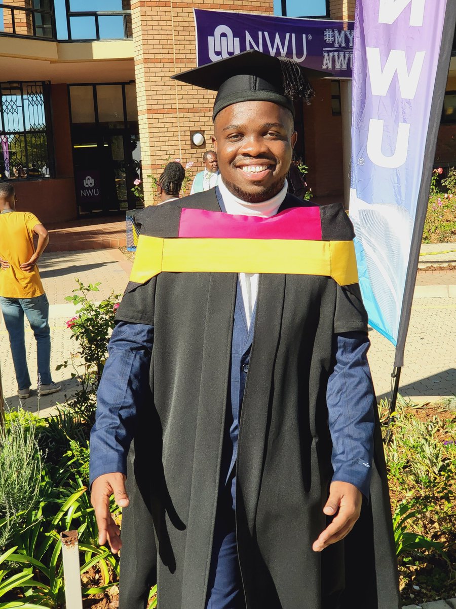 TheRealMotase's tweet image. please kindly help me help this young man find a job

Sabelo Ntuli (30)
-B.soc.sc Psychology 
-BA Honours in Corporate Communications 

Sabelogodimaxwell@gmail.com 

CV available on request, based in Pretoria willing to relocate

Your RT will go a long way 🙏