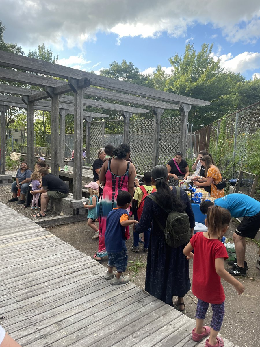 MissEmily_SPCOW's tweet image. What an excellent turnout last night. Thanks to everyone who made it out last night for Bedtime stories. @HRCESchoolsPlus @JohnMacNeil42 @HarbourViewElem @MrsDLloyd @Cassadie_Day