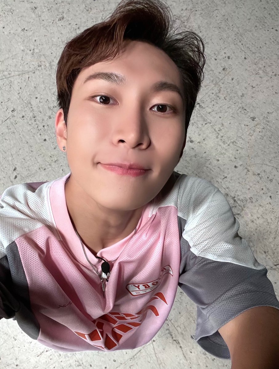 OFFICIALBTOB's tweet photo. [📢] MBC M '주간 아이돌' 출연 안내

잠시 후 7시 20분! 은광이 '#주간아이돌'에 출연합니다!
MC 은광과 즐거운 주간아
수요일이 주는 확실한 행복!
멜로디 여러분의 많은 시청 부탁드립니다💙

#비투비 #BTOB
#서은광 #SEO_EUNKWANG https://t.co/TAtYQa6KQA