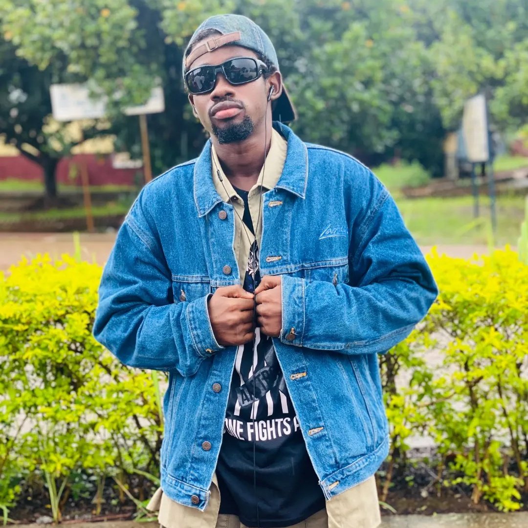 Bub_Bacr's tweet photo. #NouvellePhotoDeProfil vie 🖤 https://t.co/Q7AZdsKTfX