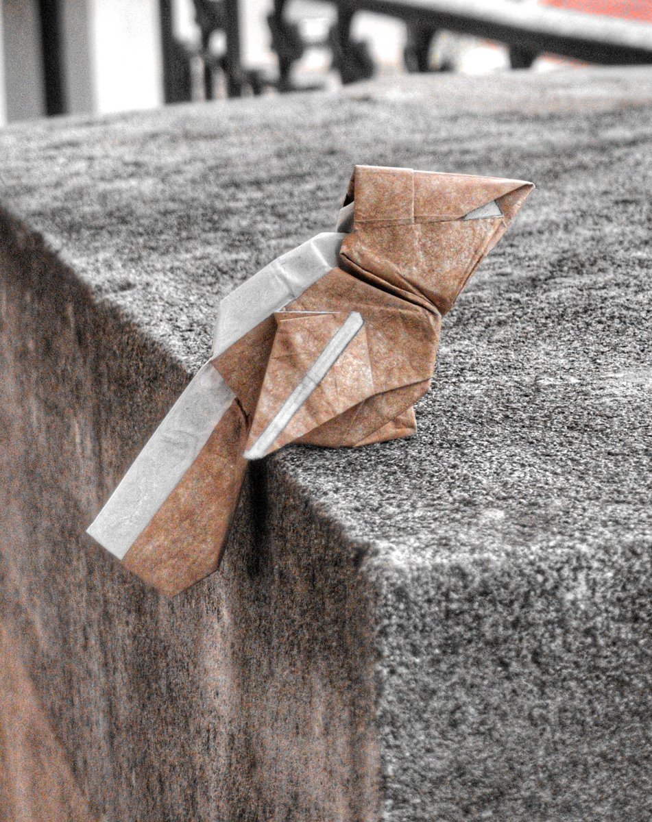 BarthDunkan's tweet photo. Origami Sparrow.
Passereau stylisé et plié à partir d'un carré par Barth Dunkan (EcOrigami).
Sparrow designed and folded from a square by Barth Dunkan (EcOrigami)
#barthdunkan #ecorigami #bird #origami #paperfolding #paperart #mfpp #origamibird #origamisparrow #passereau https://t.co/r8HpWfl6J3