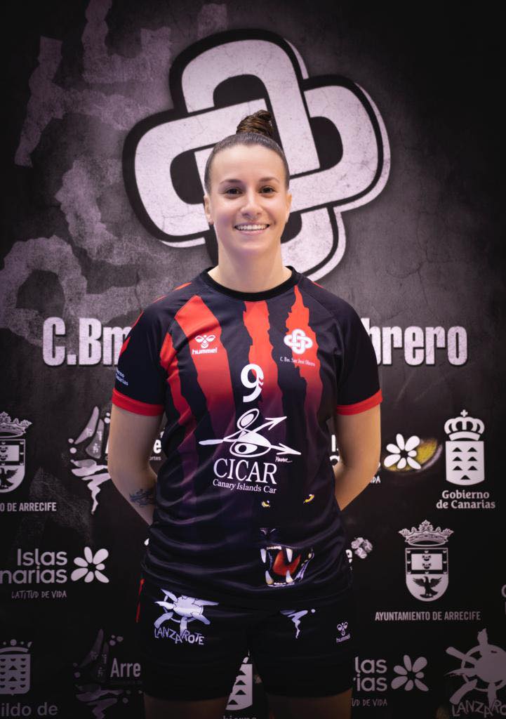 🤾‍♀️ <a href="/BMSanJoseObrero/">C.D.Balonmano San Jose Obrero</a> 

La capitana Nabila de Ganzo seguirá en el CICAR Lanzarote Ciudad de Arrecife.

Será su sexta temporada consecutiva en las filas del conjunto conejero, al que regresó en la campaña 17/18 y con el que logró el ascenso a la División de Honor Plata Femenina.