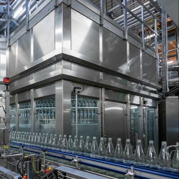 KronesAG's tweet photo. The #Modulfill HES is the non-plus-ultra when it comes to filling soft drinks into glass bottles.π§ It impresses with high filling accuracy & durability. The hygienic design facilitates operation of the machine. βπ¦ #Krones #KronesAG #GermanBlingBling https://t.co/ejqcP7tA5i