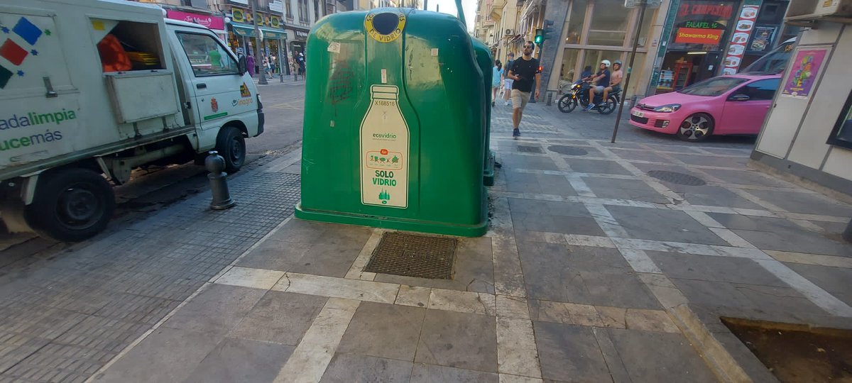 Granada_Limpia's tweet photo. ✨ Intentamos llegar a cada rincón y atender diariamente a todas vuestras incidencias. Gracias por vuestra colaboración ciudadana 🥰

📍 Nuestros operarios trabajan en Plaza Nueva y continúan por San Gil

#GranadaLimpiaQueTeQuieroLimpia

#Inagra @aytogr @anasrequena @PreZero_ES https://t.co/Icxrh896bp