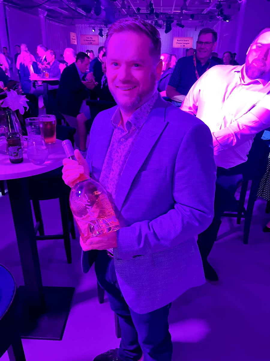 Former world number 1, Vijay Singh,  making his return the the #JCB Pro AM tournament. 

Joining him is our sales manager Andy Purcell (Far right) and Buckhurst Plant Hire Managing Director Lee Gansler (Second from the left).

Lee is also seen accepting his nearest the pin award.