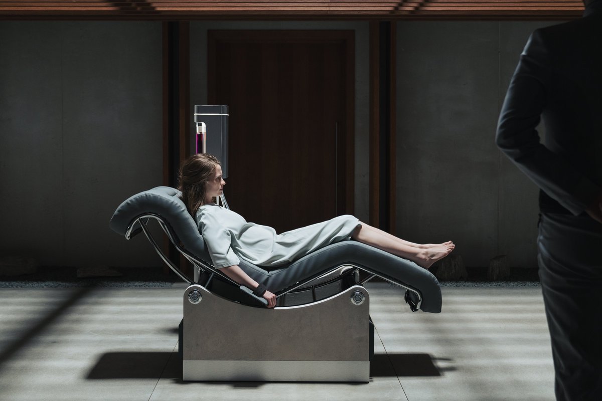 NetflixFR's tweet image. Des années de votre vie contre de l'argent ?

Dans un futur proche, une méthode permettant de transférer des années de vie d'une personne à une autre propulse la start-up de biotechnologie AEON.

Le film dystopique Paradise, c’est dispo.