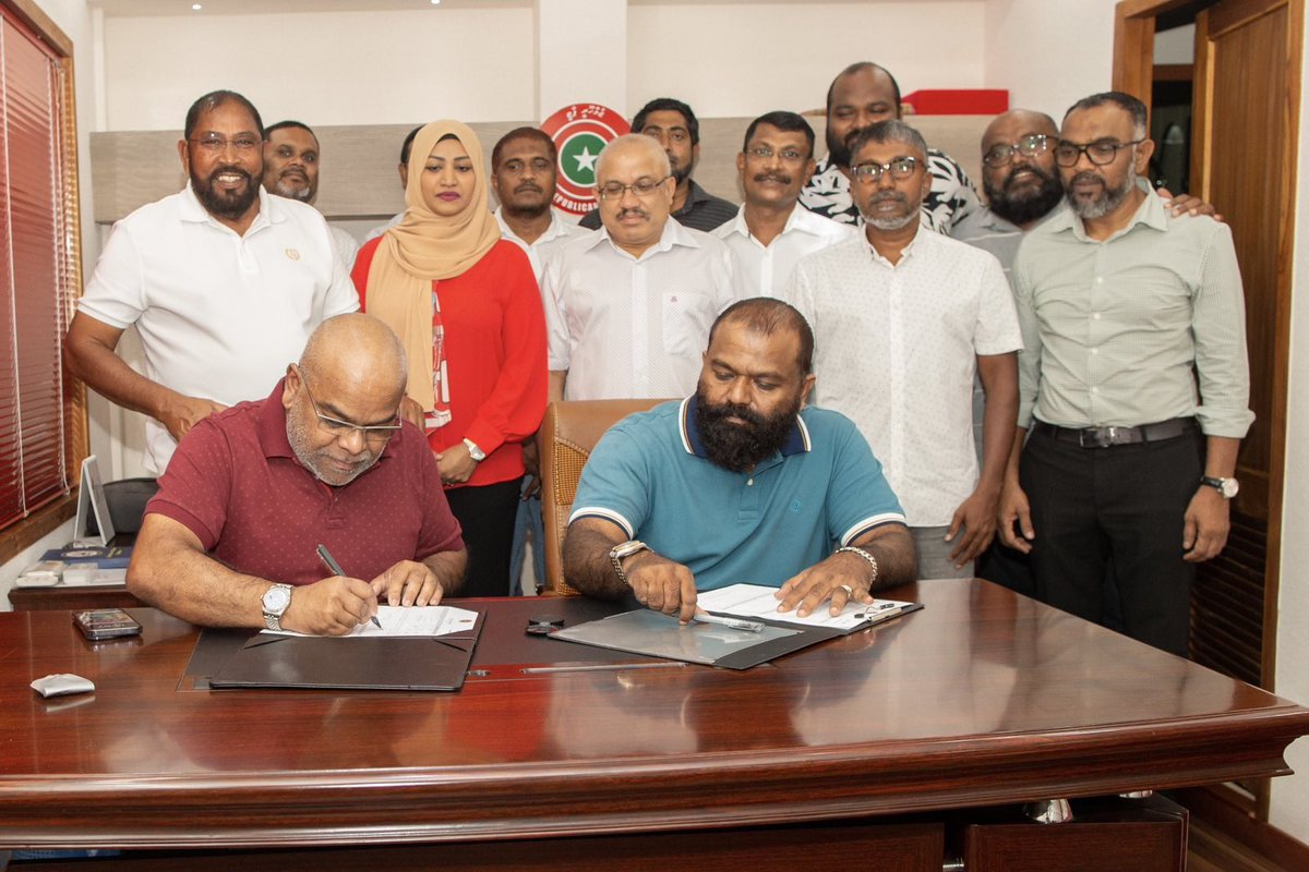 Jumhooree party <a href="/JPSecretariat/">JP Secretariat</a> ge leader <a href="/qasimibrahim/">Qasim Ibrahim</a>  ge special advisor in ge gothugai miadhu Hon <a href="/ali20waheed/">Ali Waheed</a> aai Ismail Suja ( Channdhanee) adhi Ibrahim Suja, hamajassavaifi. Congratulations!