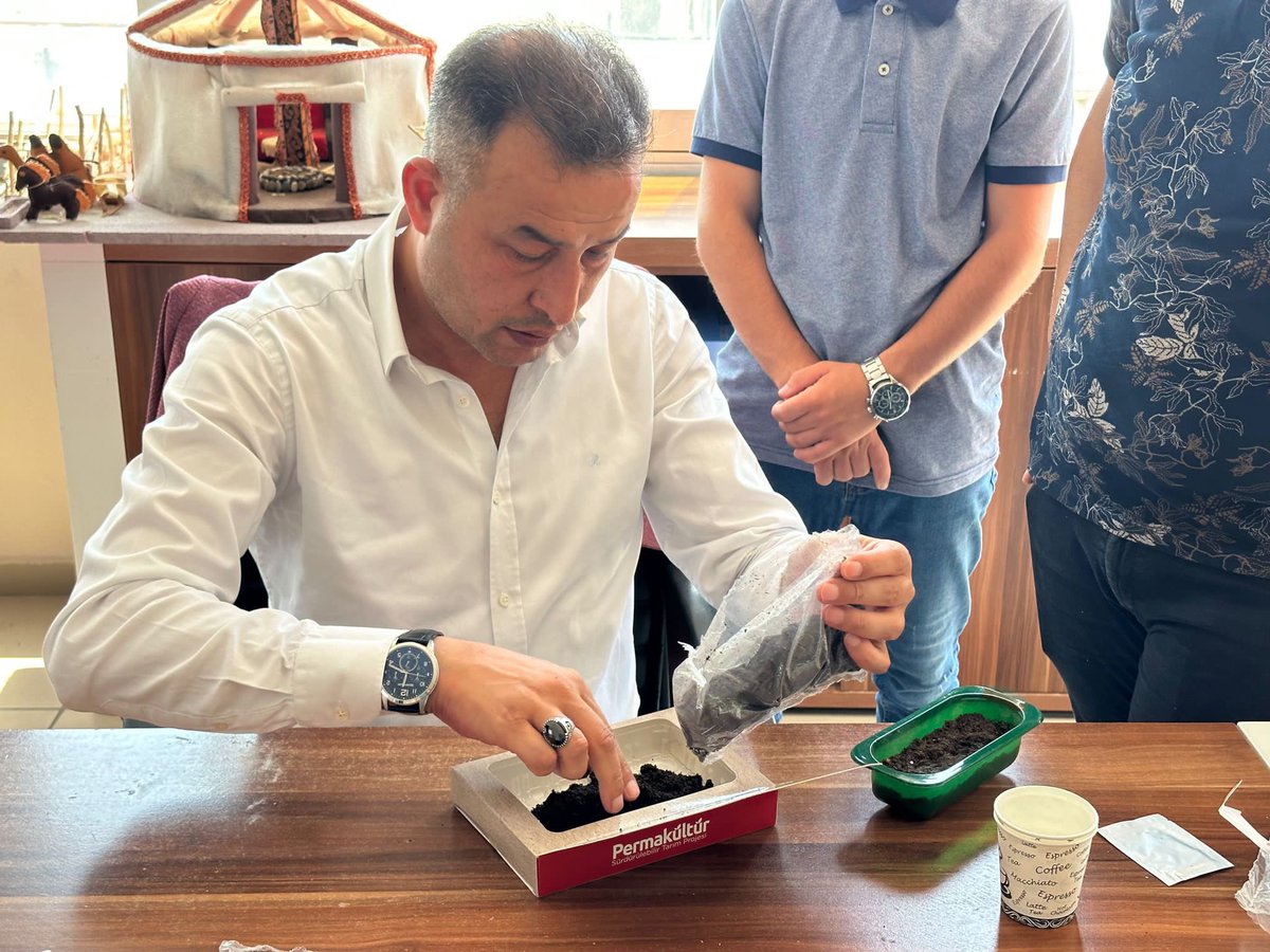 Ülkü Ocakları Mersin İl Başkanlığı olarak; Ülkü Ocakları Genel Merkezimizin başlatmış olduğu, Ülkü Ocakları Genel Başkanımız Sn.Ahmet Yiğit Yıldırım Beyefendi’nin üzerinde hassasiyetle durduğu Permakültür (Sürdürüebilir Tarım) projesi kapsamında,⬇️