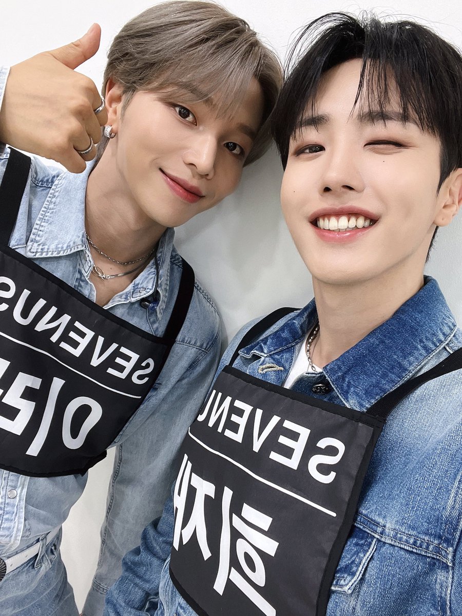 officialSEVENUS's tweet photo. [📸]
청량함으로 가득찼던 원더랜드 무대💙
세븐어스와 함께라면 무더운 여름도 이겨낼 수 있다👍

#SEVENUS #세븐어스
#희재 #HEEJAE #이레 #IREAH
#Summús https://t.co/gKjKsc0nQ9