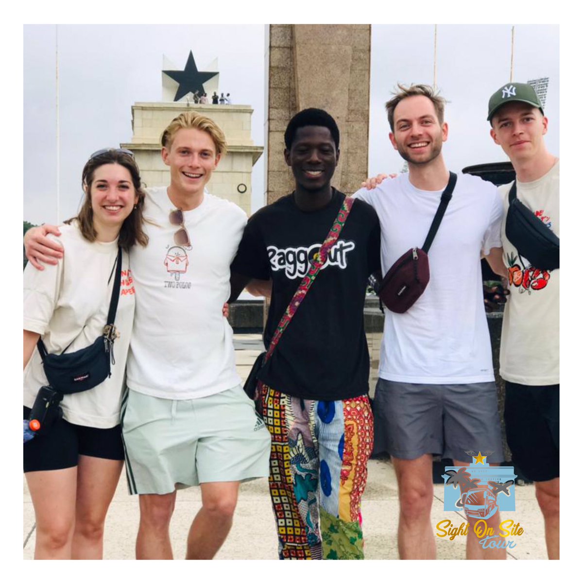 SightOnSiteTour's tweet photo. Walking tour with our friends from Austria🇦🇹 from the Black Star Square, Shopping at Accra Arta Centre and the Kwame Nkrumah Memorial Park

#BeyondTheReturn #GlobalAfricansUnite #ExperienceGhana #ShareGhana #Ghana #history #heritage #culture #beyondthereturn https://t.co/XxzcbzgMcV