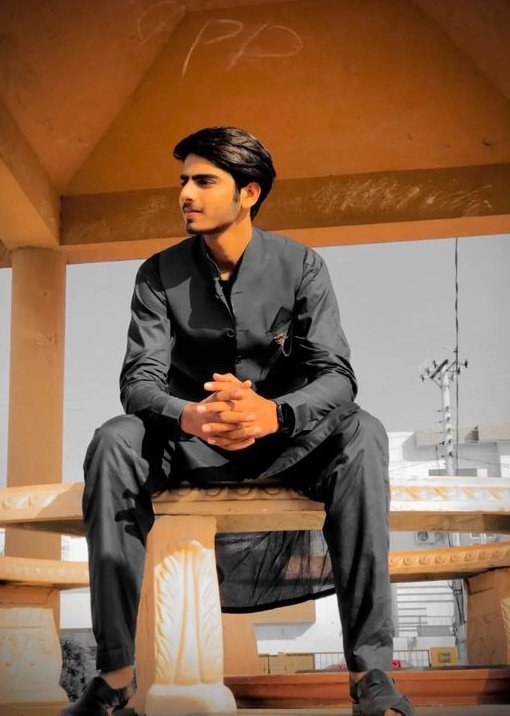 Danishmunir_'s tweet photo. اب تیری ارزو کہاں مجھ کو میں تو اب تمھاری بات بھی نہیں کرتا🖤🥀 https://t.co/NpUJui6Dcp