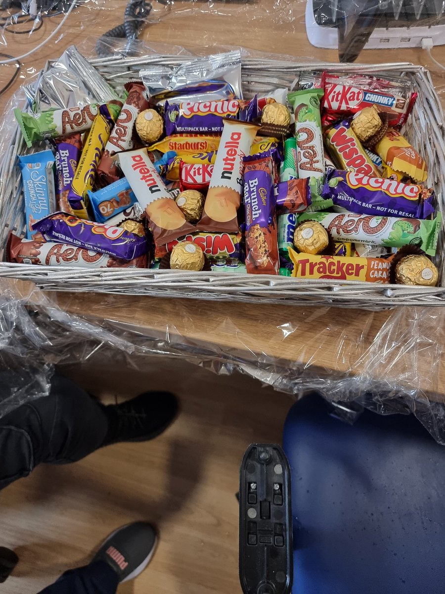 EdisfordWard's tweet photo. A really positive discharge from the ward today. All staff received positive feedback and a chocolate hamper from the family!!  @WeArePendleview @WeAreLSCFT @chrissy4ster @PaigeBurnett_xx @indiaclarke98 @amyybbond https://t.co/sMSufsDcq5