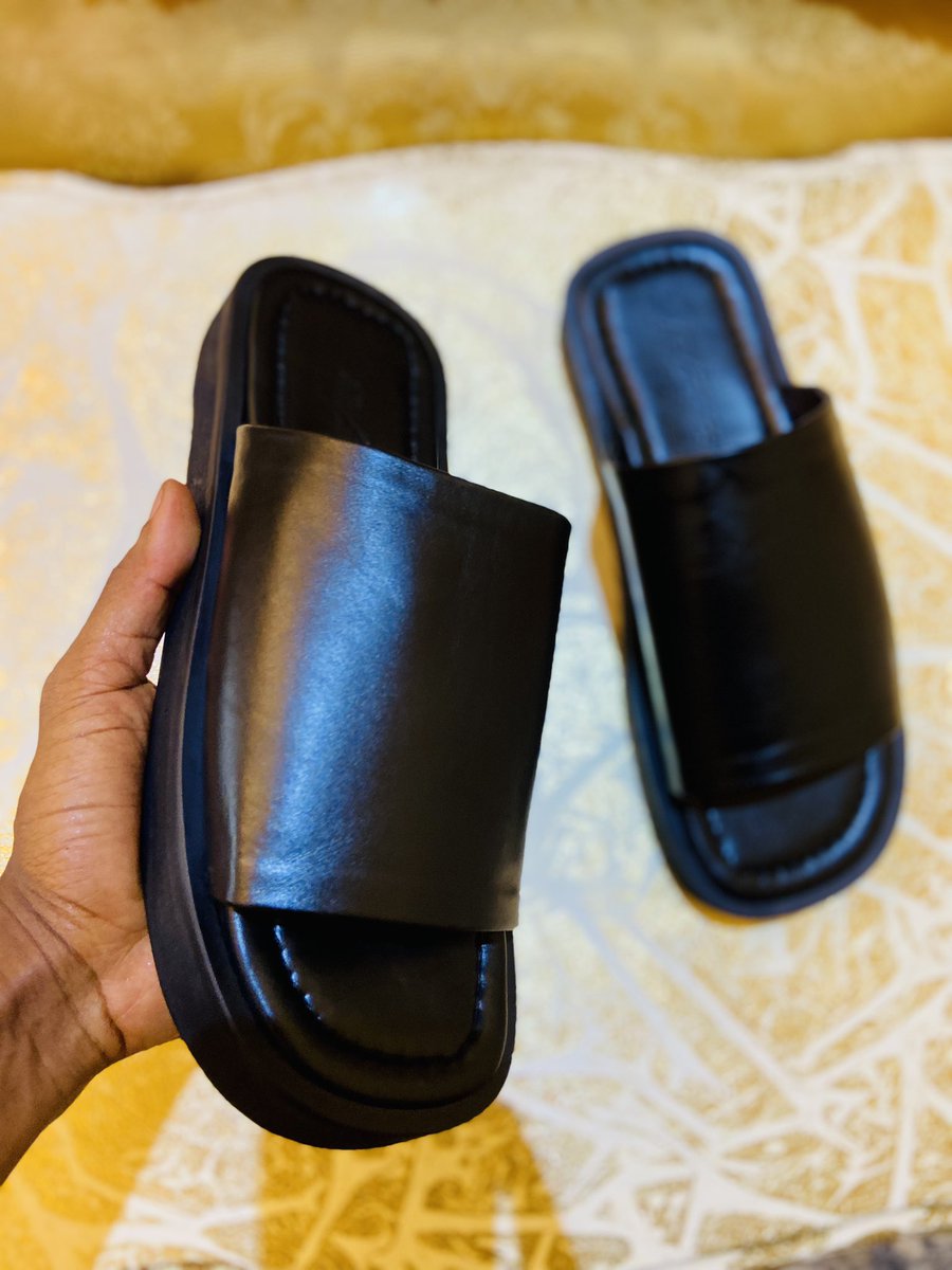 Detalez_'s tweet photo. Our slippers are designed to elevate your casual look with a trendy chunky sole and an open-toe design, perfect for any occasion! 🕶️🌴

Price - N18,000 https://t.co/A2iz28ozA7