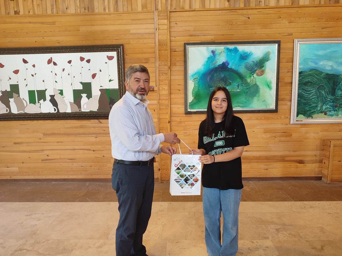 LGS Sınavında başarı elde ederek Geleceğe umutla baktıran Kıymetli Gençlerimizle 🥰 Belediye Başkanımız ve Belediye Meclis Üyelerimizle  beraber kahvaltıda bir araya geldik. 
Gençlerimize Eğitim hayatlarında başarılar diliyorum.