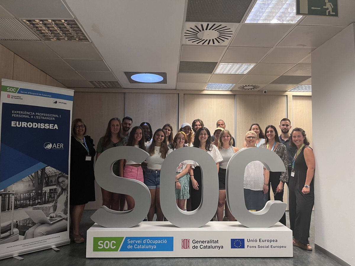 ocupaciocat's tweet photo. 👋🏼 Avui hem donat la benvinguda als participants al programa @eurodyssey que, properament, començaran la seva estada de pràctiques professionals a Catalunya.

☺️ Els joves, procedents de diferents regions de la Unió Europea, col·laboraran en empreses d'arreu del territori. https://t.co/Ova0ysHl3K