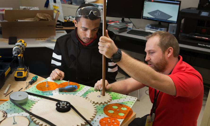 joachorn's tweet photo. 1/6 🚀 Exciting news from Alabama! Lawrence Cooper of the Alabama STEM Council praises UTeach Alabama: "Now they can do all that in the same four years, and it doesn’t cost them any more as part of their college education.” A new era of #STEM teaching is on the horizon! #EdTech https://t.co/RK83yPoh37