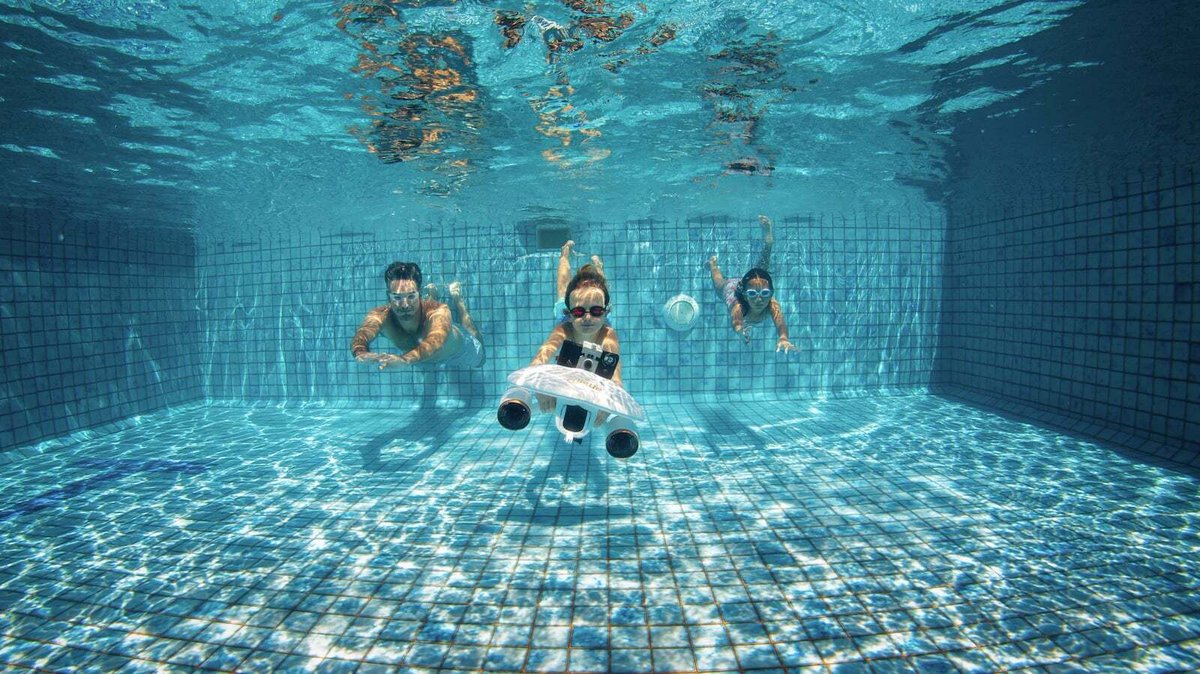 GadgetFlow's tweet image. ☀️Embrace the sun with the hottest summer gadgets! 

From portable fans to waterproof speakers, we&apos;ve got you covered. #SummerTech #GadgetsUnderTheSun 🕶️

🏖️ Check them out now: thegadgetflow.com/best-summer-ga…