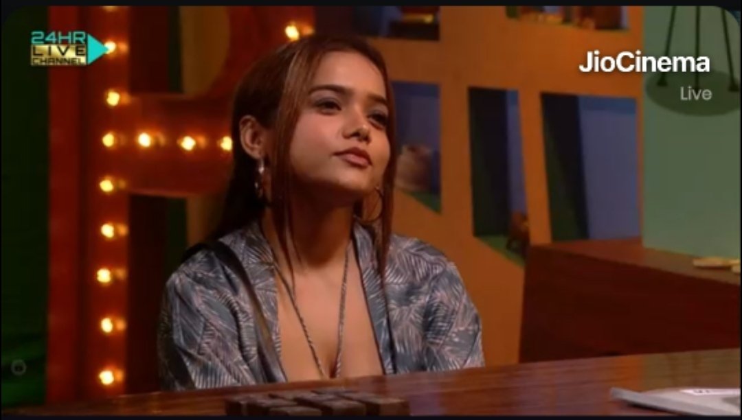 RohanSavarna's tweet image. Keep voting in huge numbers for Manisha... 
#ManishaRani #ManishaSquad 
#MANISHADESERVERESPECT #BiggBossott2