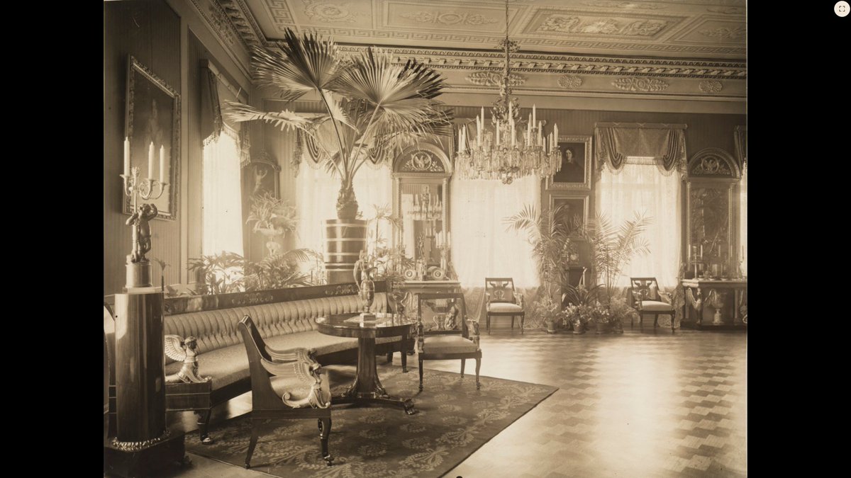 Tervetuloa Paul ja Fanny Sinebrychoffin kotimuseoon! 
Taidekokoelma, esineet ja kalustus on sijoitettu paikoilleen Signe Branderin 1910-luvulla ottamien valokuvien mukaisesti ➡️
digimuseo.fi/nayttelyt/paul…
Kuvat: Digimuseo + Empiresali. 1910-luku. Arkistokokoelmat, <a href="/K_Galleria/">Kansallisgalleria – Finnish National Gallery</a>.