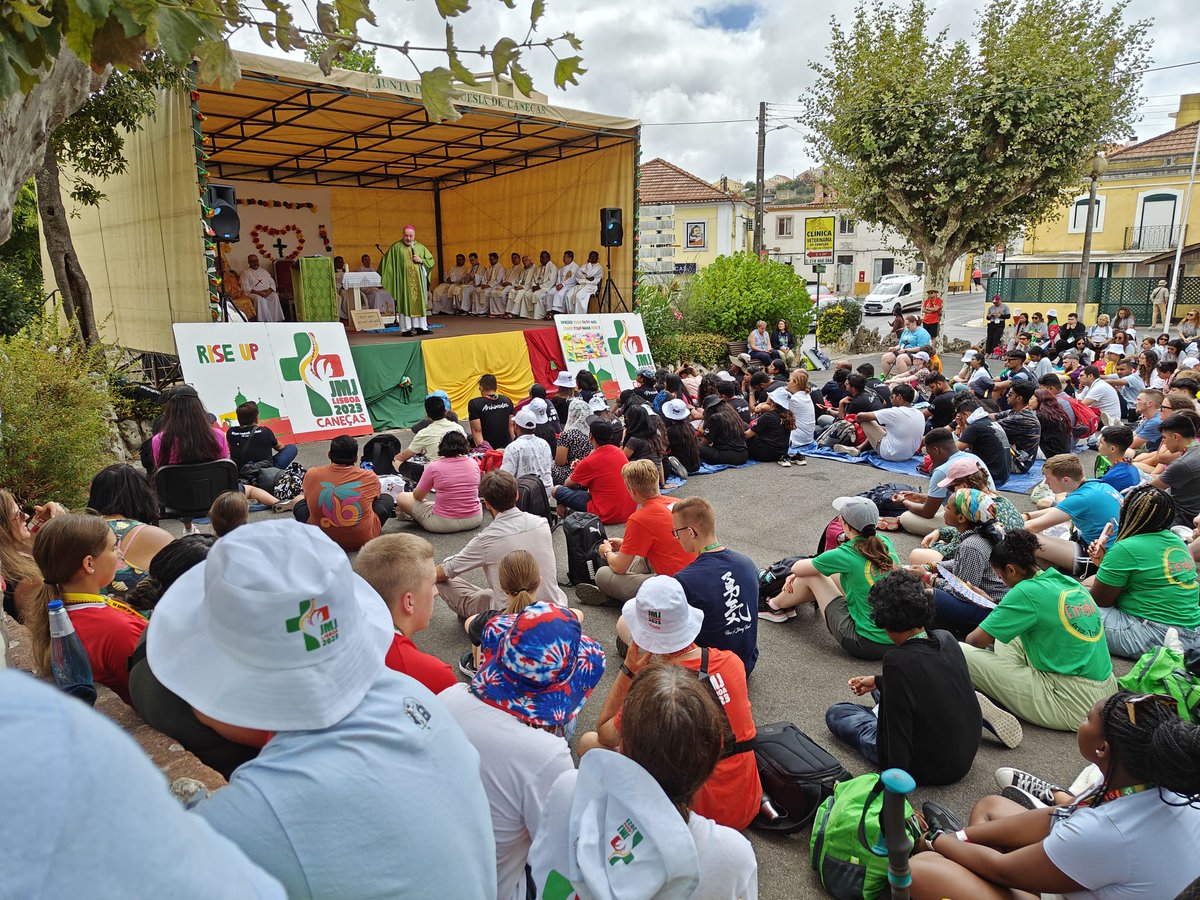 NarraghmoreM's tweet photo. Morning Catechesis in the local parish where the pilgrims are staying. Catechesis by Bishop Anthony John Ireland, Auxiliary Bishop of Melbourne, Australia. The Church is truly universal - Catholic. #WYD2023 #WYDLisbon #WYD #CatholicChurch #faith https://t.co/A9a9FoCW1c