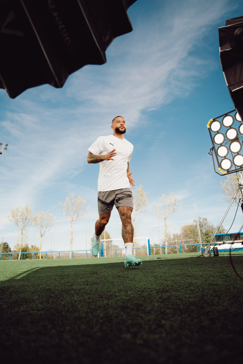 rakeem_madeit's tweet photo. Petit thread photo de ma dernière campagne avec @pumafootball ⚽️🙃

On commence par mon chouchou @Memphis 
Sans forcer, it’s his job, il fait ça tous les jours https://t.co/Od76PhfTa7