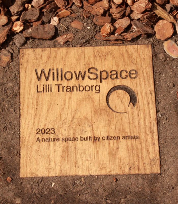 🥂Great to see so many colleagues at yesterday’s WillowSpace unveiling!  

🪵The sculpture in the wildflower meadow in Central Courtyard, Headington Campus was designed by MFA student Lilli Tranborg.