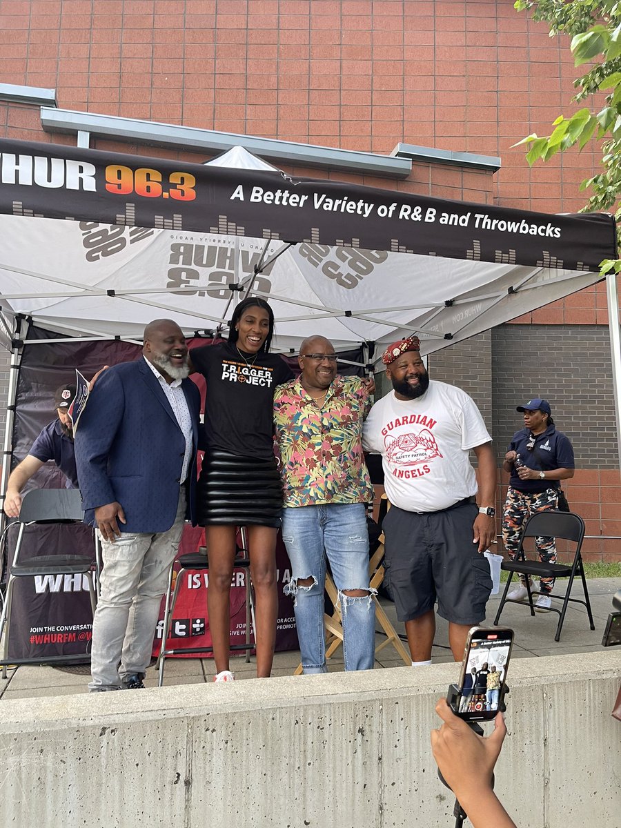 TheTRIGGERProj's tweet photo. was a treat teaming up with the prestigious WHUR family and the Harold Fisher Show - I am always so thankful for the platform to spread true and primary PREVENTION esp at #NationalNightOut! #WeArePrevention #EndGunViolence #WeKeepUsSafe
📸 : #TRIGGERUniversity Students 😊 https://t.co/vw5ezdFXdD
