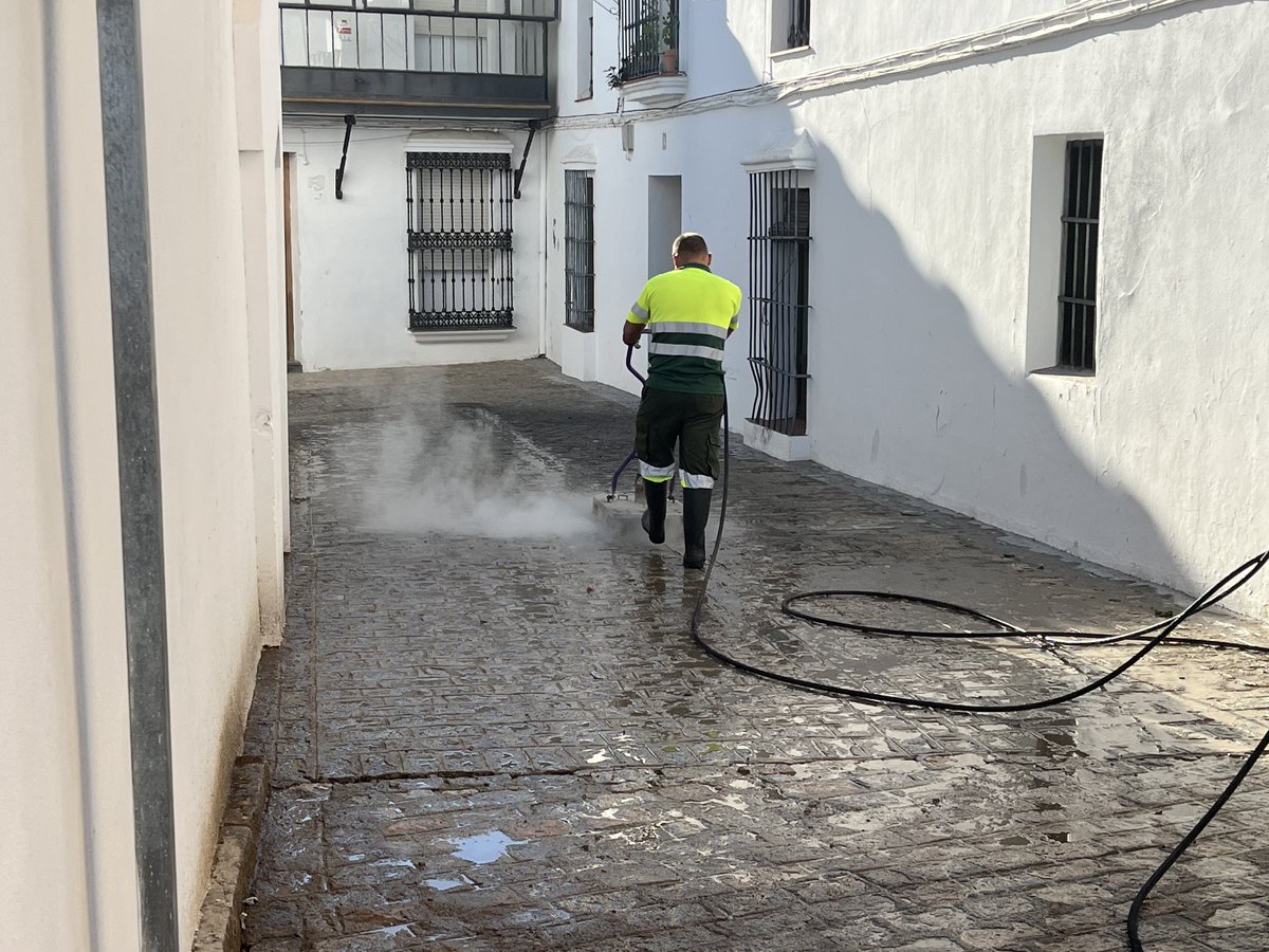 AytoCazalla's tweet image. 𝐂𝐨𝐧𝐭𝐢𝐧𝐮́𝐚𝐧 𝐥𝐚𝐬 𝐭𝐚𝐫𝐞𝐚𝐬 𝐝𝐞 𝐥𝐢𝐦𝐩𝐢𝐞𝐳𝐚 𝐲 𝐝𝐞𝐬𝐛𝐫𝐨𝐜𝐞 𝐞𝐧 𝐂𝐚𝐳𝐚𝐥𝐥𝐚 𝐝𝐞 𝐥𝐚 𝐒𝐢𝐞𝐫𝐫𝐚. #AytoCazalla #porunacazallalimpia #limpiezaydesbroce #implicate