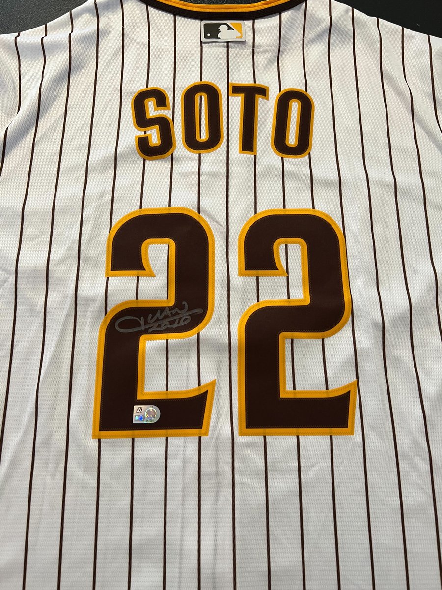 I'm giving gifts on 𝑚𝑦 birthday.

🎁 Julio Rodríguez signed jersey
🎁 Juan Soto signed jersey
🎁 Two (2) Postseason tickets

To enter:
RT this post.
Reply with your Sorare username.