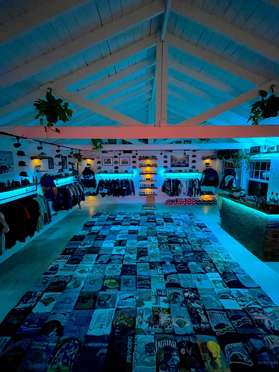 🐆 August 12th 5-9PM 🐆 Jags Preseason Watch Party! HUGE Vintage Jags release! We have the largest selection in Duval County! 433 Pablo Ave. Jax Beach, FL Event details 👉facebook.com/events/s/jags-… #DUUUVAL