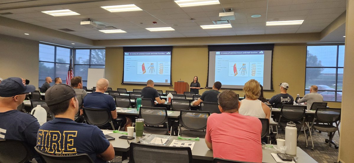 bhollerb6's tweet image. Engaged in Eat - Sweat - Thrive education in a KC Metro Area @o2xhp workshop hosted by @FirstNet. 1% better!  #firefighterhealth #tacticalathlete @1stresponderctr @LeesSummitFire @LSPDPIO @ScienceAllianc3 @CFFREHR @saraanne71
