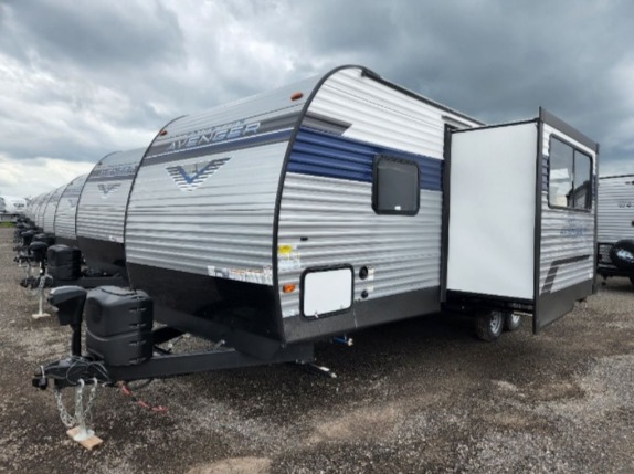 ❗2022 Prime Time Avenger 24BHS on sale! $37,995 + HST❗Double bunk travel trailer, 1 slide, sleeps 6
Dry weight: 5,481 lbs | Total length: 28' 2" | Financing weekly: $85 O.A.C.
globetrotter-rv.com/default.asp?pa… #GlobetrotterRV #2022Clearance #PrimeTimeAvenger