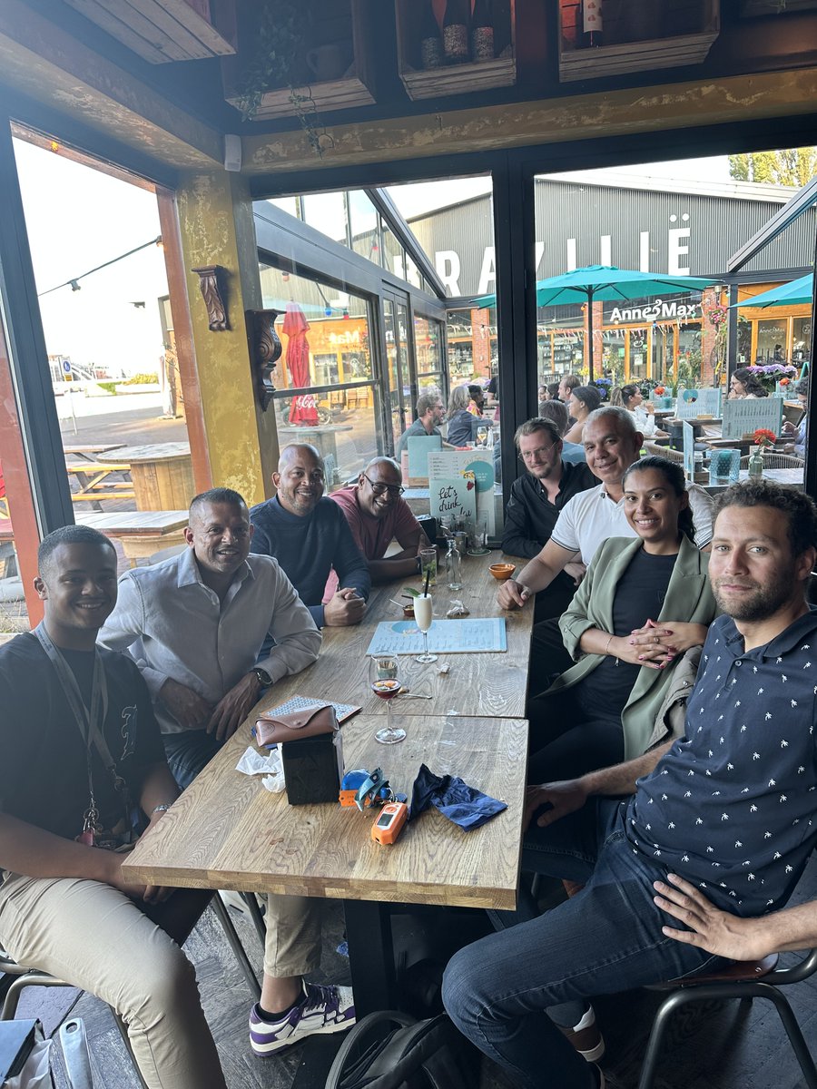 CinceroGroup's tweet photo. Op een zonnige dag zagen we een perfecte gelegenheid om een boottocht te maken door de grachten van Amsterdam. Op deze bijzondere middag en avond waren we omringd door een gezellige mix van klanten, afkomstig uit NL en Zuid-Amerika. Bedankt voor jullie aanwezigheid! https://t.co/ibYCN1E9wF