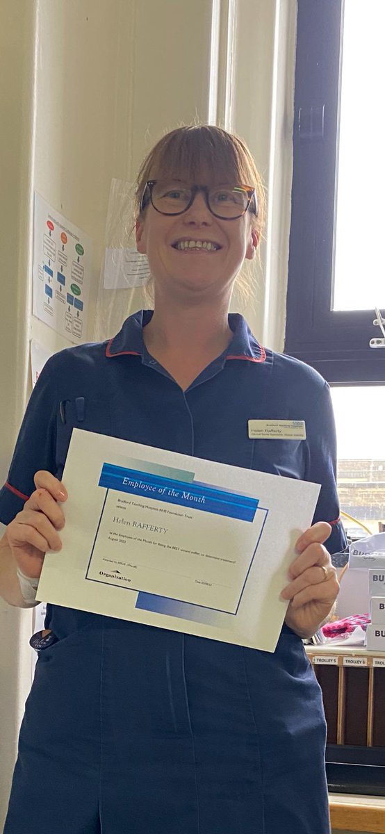 This morning we presented @HelenRaffTVN with a certificate for being amazing as always and for going that extra mile 🙌🏻😆@BTHFT_TVN #teamworkmakesthedreamwork