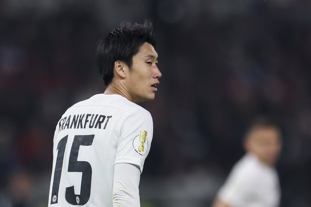 FabrizioRomano's tweet image. Lazio have submitted verbal proposal to Daichi Kamada — he’s available as free agent. Negotiations are ongoing. 🔵🇯🇵

Kamada has more than three possible opportunities, waiting on decision.

Deal with AC Milan collapsed two weeks ago.