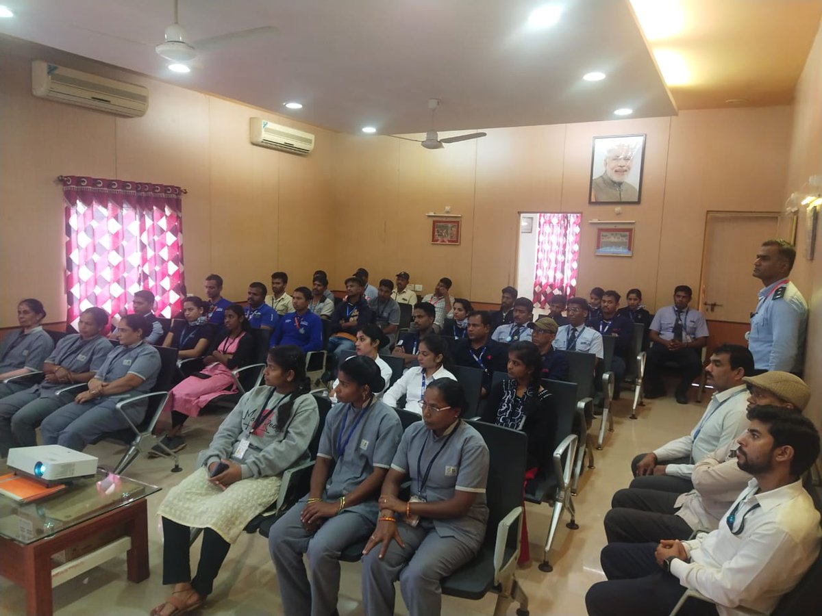 aaiblgairport's tweet photo. #Aviation_security_awareness workshop conducted for the employees working at #Belagavi_Airport to promote importance of #Aviation_security as a part of #Aviation_Security_Culture_Week program.
#BelagaviAirprot #AAI @AAI_Official @AAIRHQSR @MoCA_GoI @BcasHq @DGCAIndia https://t.co/XudgxxMIu6