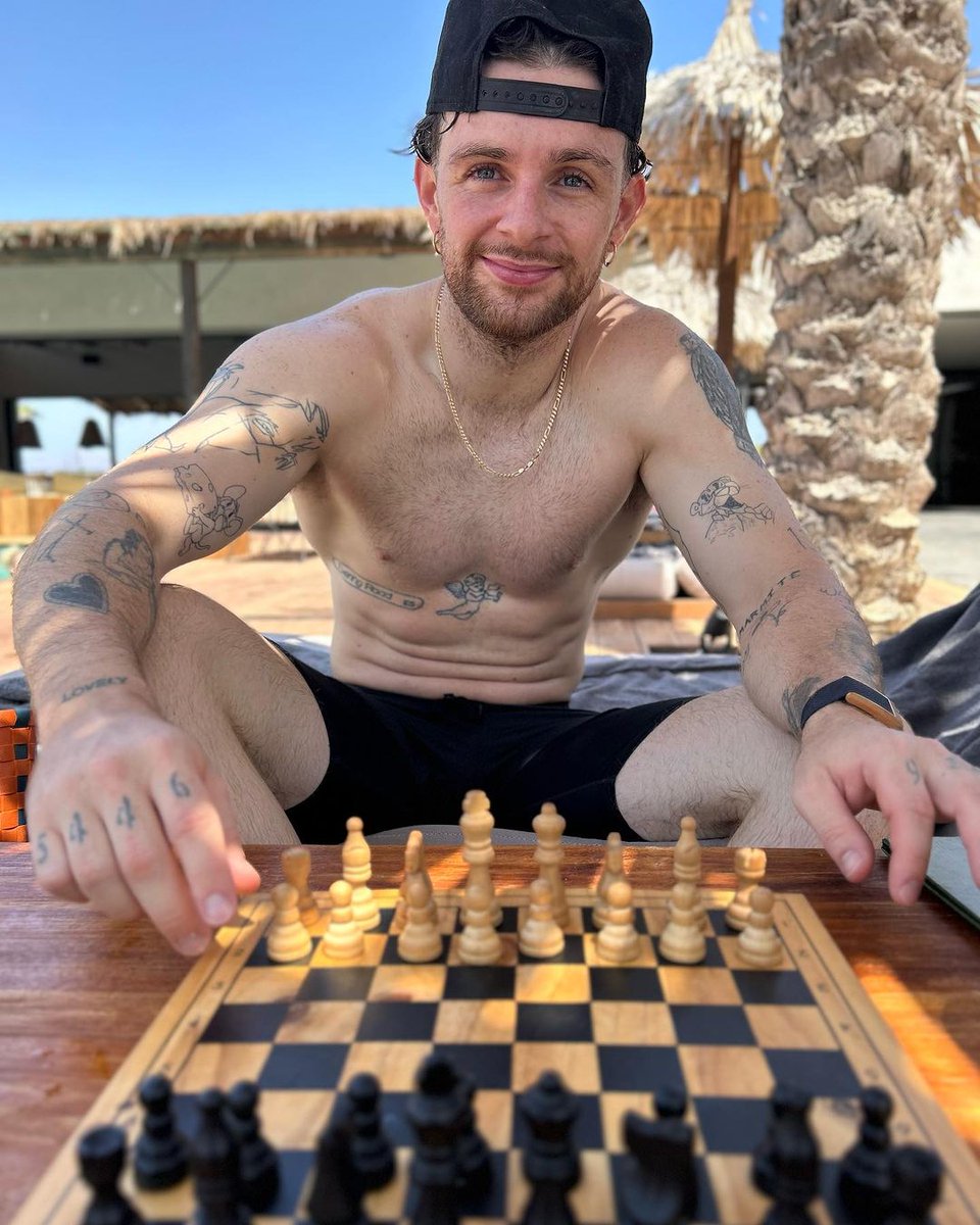 Tom Grennan tweet media