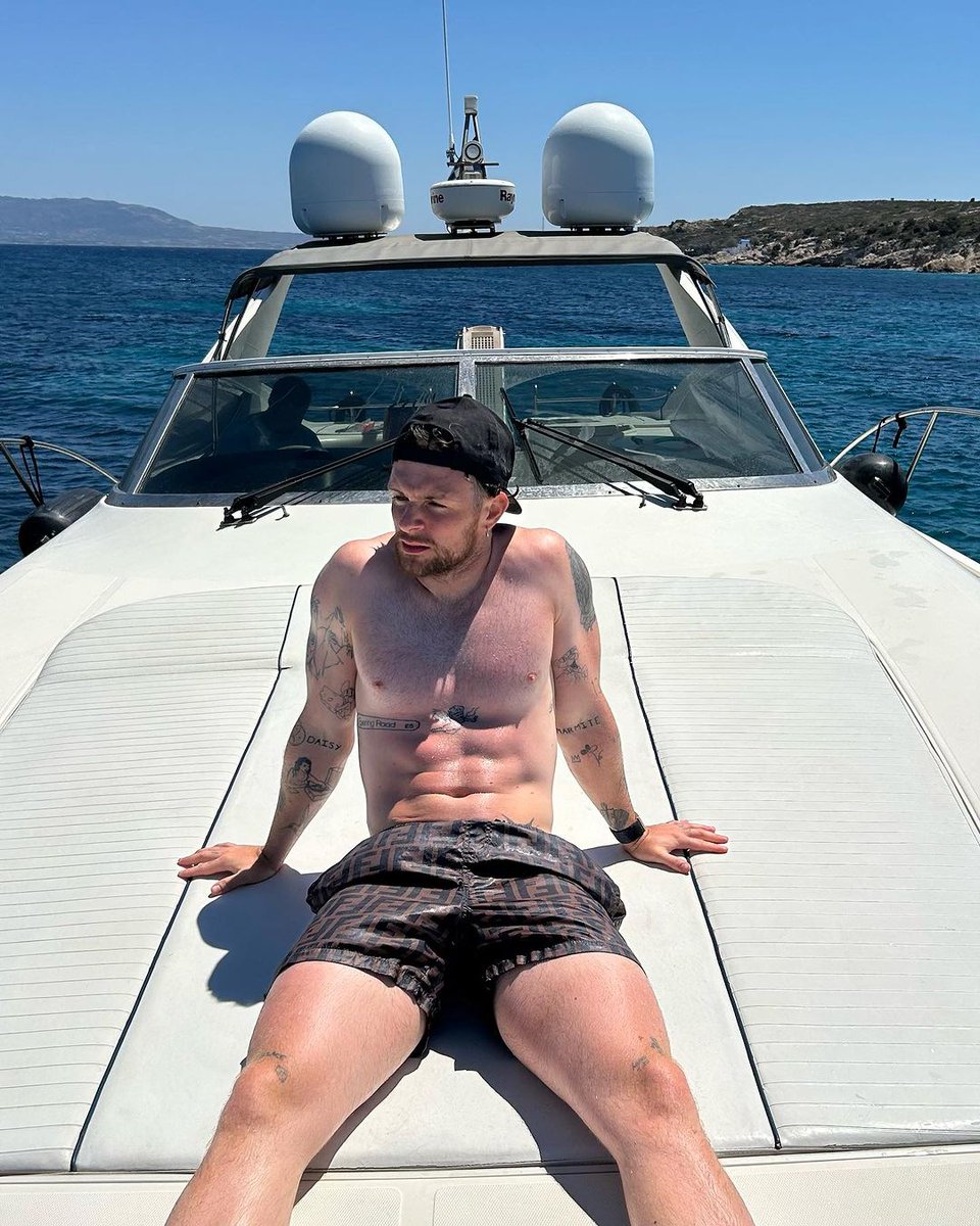 Tom Grennan tweet media