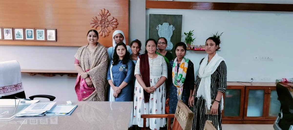 Representatives of Ekal Nari Shakti Manch and Yuva Mahila Sangthan, women's organisations in Gujarat, met with Chief Minister and Minister of Women and Child Development of the State to discuss challenges affecting single women and young women. They also submitted a draft of