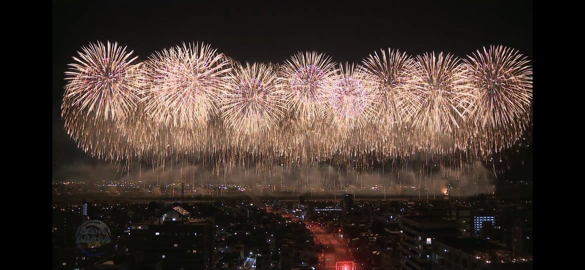 123garako's tweet photo. 長岡花火大会きれい！
YouTubeでたまたまみれた🎆 https://t.co/IQvHcirpbv