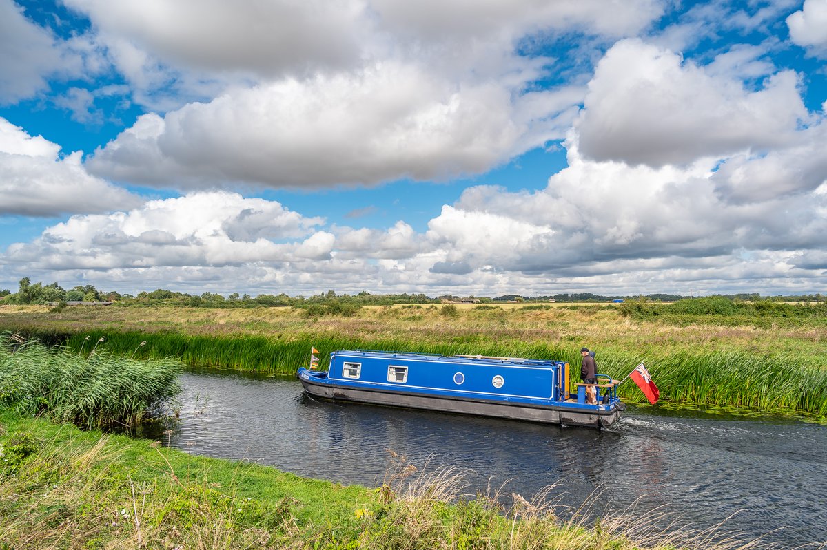 Breezy but warm, on the Great Ouse River near Stretham this morning......@ChrisPage90 @WeatherAisling @CloudAppSoc @StormHour @FascinatingFens @Fen_SCENE @ElyIslandPie